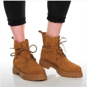 Steve Madden Lace Up Tahoe Boots Sz‎ 9M In Tan Suede